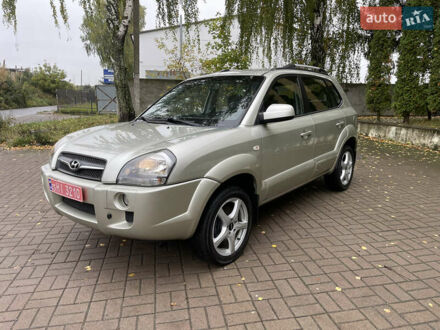 Хендай Туксон 2009 в Ровно на Automoto.ua Серый Хендай Туксон, объемом двигателя 1.98 л и пробегом 206 тыс. км за 8900 $, фото 1 на Automoto.ua