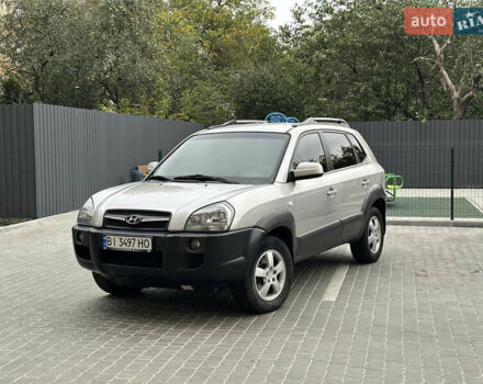 Сірий Хендай Туксон, об'ємом двигуна 1.98 л та пробігом 227 тис. км за 7800 $, фото 1 на Automoto.ua