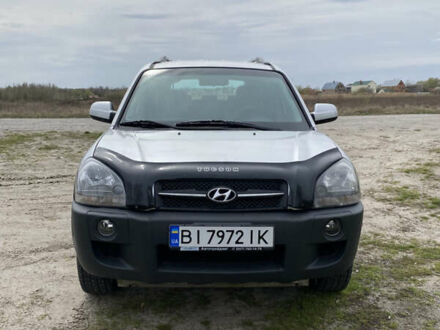 Хендай Туксон 2010 в Лубнах на Automoto.ua Серый Хендай Туксон, объемом двигателя 1.98 л и пробегом 236 тыс. км за 8000 $, фото 1 на Automoto.ua