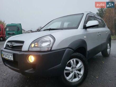 Серый Хендай Туксон, объемом двигателя 2 л и пробегом 100 тыс. км за 10400 $, фото 1 на Automoto.ua