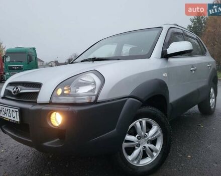 Серый Хендай Туксон, объемом двигателя 2 л и пробегом 100 тыс. км за 10400 $, фото 1 на Automoto.ua