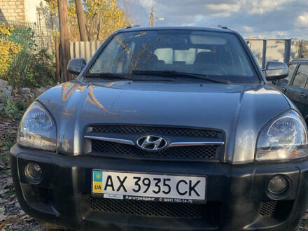 Сірий Хендай Туксон, об'ємом двигуна 2 л та пробігом 59 тис. км за 10400 $, фото 1 на Automoto.ua