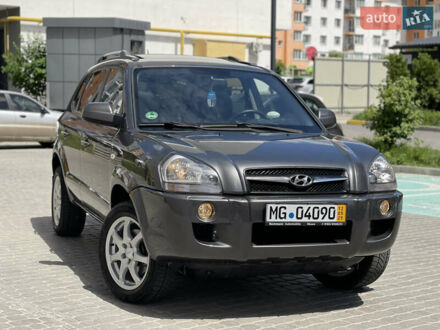 Хендай Туксон 2010 у Вінниці на Automoto.ua Сірий Хендай Туксон, об'ємом двигуна 2 л та пробігом 170 тис. км за 9800 $, фото 1 на Automoto.ua