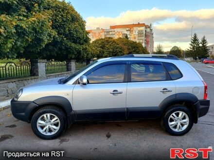 Хендай Туксон 2011 у Сумах на Automoto.ua Сірий Хендай Туксон, об'ємом двигуна 2 л та пробігом 147 тис. км за 9800 $, фото 1 на Automoto.ua