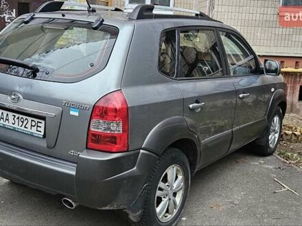 Сірий Хендай Туксон, об'ємом двигуна 1.98 л та пробігом 397 тис. км за 5800 $, фото 1 на Automoto.ua