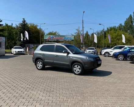 Серый Хендай Туксон, объемом двигателя 2 л и пробегом 155 тыс. км за 8900 $, фото 1 на Automoto.ua