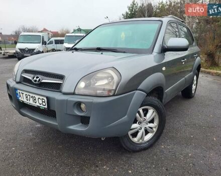 Серый Хендай Туксон, объемом двигателя 2 л и пробегом 213 тыс. км за 10400 $, фото 1 на Automoto.ua