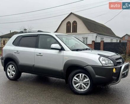 Сірий Хендай Туксон, об'ємом двигуна 1.98 л та пробігом 149 тис. км за 9650 $, фото 1 на Automoto.ua