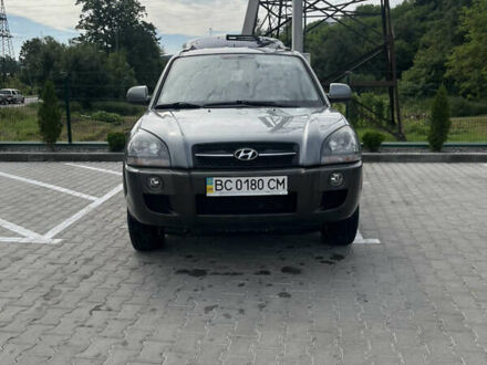 Сірий Хендай Туксон, об'ємом двигуна 1.98 л та пробігом 270 тис. км за 9750 $, фото 1 на Automoto.ua