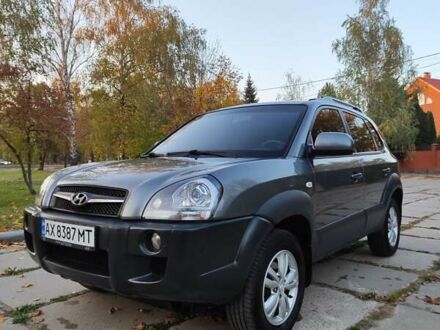 Хендай Туксон 2011 в Харькове на Automoto.ua Серый Хендай Туксон, объемом двигателя 1.98 л и пробегом 96 тыс. км за 10300 $, фото 1 на Automoto.ua