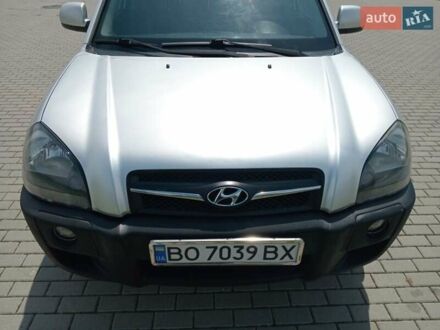 Хендай Туксон 2011 в Бучаче на Automoto.ua Серый Хендай Туксон, объемом двигателя 1.98 л и пробегом 131 тыс. км за 10650 $, фото 1 на Automoto.ua