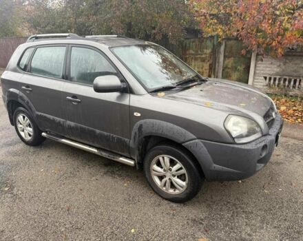 Серый Хендай Туксон, объемом двигателя 2 л и пробегом 43 тыс. км за 8500 $, фото 1 на Automoto.ua