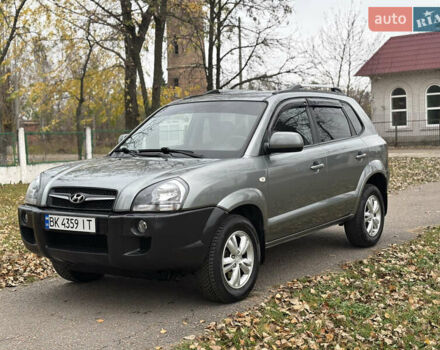 Сірий Хендай Туксон, об'ємом двигуна 1.98 л та пробігом 77 тис. км за 10500 $, фото 1 на Automoto.ua
