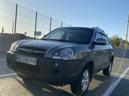 Хендай Туксон 2012 в Николаеве на Automoto.ua Серый Хендай Туксон, объемом двигателя 2 л и пробегом 127 тыс. км за 10000 $, фото 1 на Automoto.ua