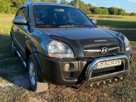 Хендай Туксон 2012 в Прилуках на Automoto.ua Серый Хендай Туксон, объемом двигателя 2 л и пробегом 256 тыс. км за 8900 $, фото 1 на Automoto.ua