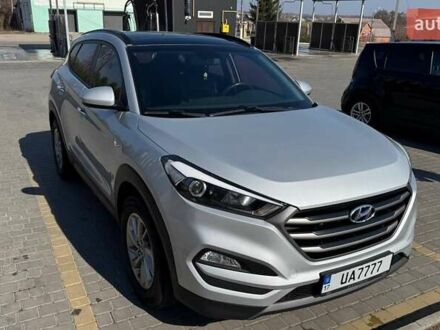 Хендай Туксон 2015 в Мироновке на Automoto.ua Серый Хендай Туксон, объемом двигателя 2 л и пробегом 210 тыс. км за 17000 $, фото 1 на Automoto.ua
