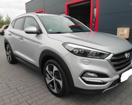 Серый Хендай Туксон, объемом двигателя 2 л и пробегом 143 тыс. км за 8000 $, фото 1 на Automoto.ua