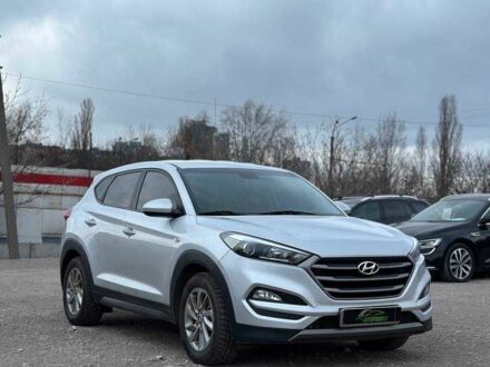 Сірий Хендай Туксон, об'ємом двигуна 2 л та пробігом 280 тис. км за 15799 $, фото 1 на Automoto.ua
