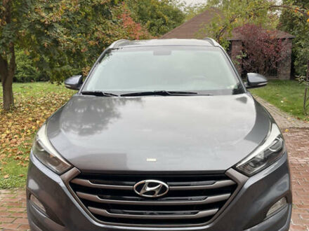 Серый Хендай Туксон, объемом двигателя 1.7 л и пробегом 215 тыс. км за 13650 $, фото 1 на Automoto.ua