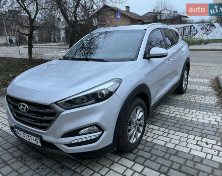 Серый Хендай Туксон, объемом двигателя 2 л и пробегом 187 тыс. км за 20999 $, фото 1 на Automoto.ua