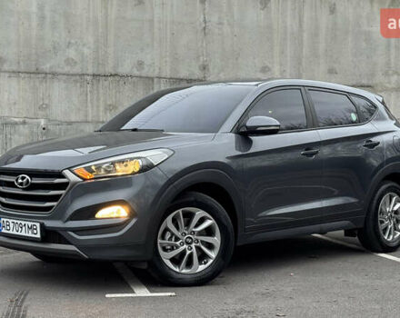 Сірий Хендай Туксон, об'ємом двигуна 2 л та пробігом 203 тис. км за 17700 $, фото 1 на Automoto.ua