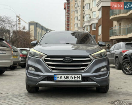 Сірий Хендай Туксон, об'ємом двигуна 1.69 л та пробігом 130 тис. км за 16800 $, фото 1 на Automoto.ua