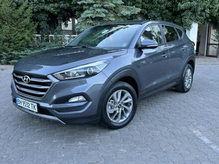 Серый Хендай Туксон, объемом двигателя 2 л и пробегом 182 тыс. км за 16800 $, фото 1 на Automoto.ua