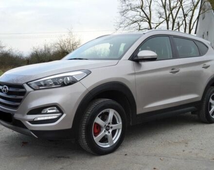 Серый Хендай Туксон, объемом двигателя 1.6 л и пробегом 133 тыс. км за 8700 $, фото 1 на Automoto.ua