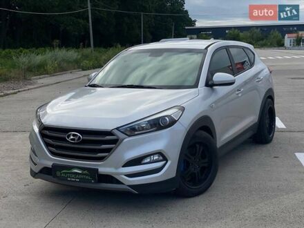Хендай Туксон 2016 в Киеве на Automoto.ua Серый Хендай Туксон, объемом двигателя 1.7 л и пробегом 99 тыс. км за 16490 $, фото 1 на Automoto.ua