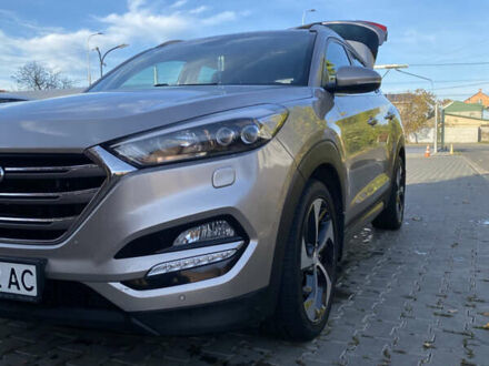 Серый Хендай Туксон, объемом двигателя 2 л и пробегом 168 тыс. км за 19000 $, фото 1 на Automoto.ua