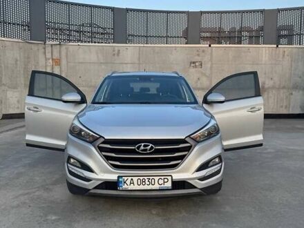 Хендай Туксон 2016 в Киеве на Automoto.ua Серый Хендай Туксон, объемом двигателя 2 л и пробегом 188 тыс. км за 17900 $, фото 1 на Automoto.ua