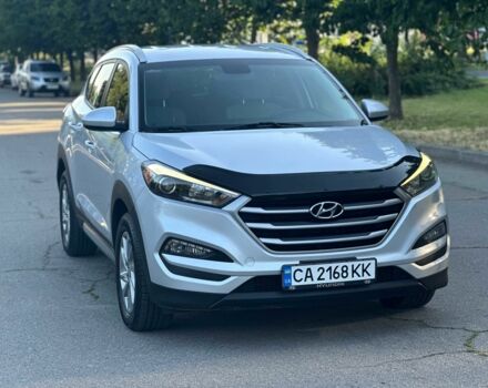 Серый Хендай Туксон, объемом двигателя 2 л и пробегом 210 тыс. км за 15600 $, фото 1 на Automoto.ua