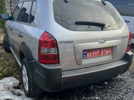 Серый Хендай Туксон, объемом двигателя 2 л и пробегом 192 тыс. км за 7777 $, фото 1 на Automoto.ua