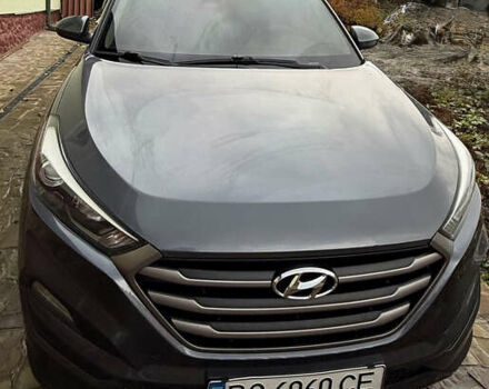 Серый Хендай Туксон, объемом двигателя 2 л и пробегом 170 тыс. км за 16900 $, фото 1 на Automoto.ua