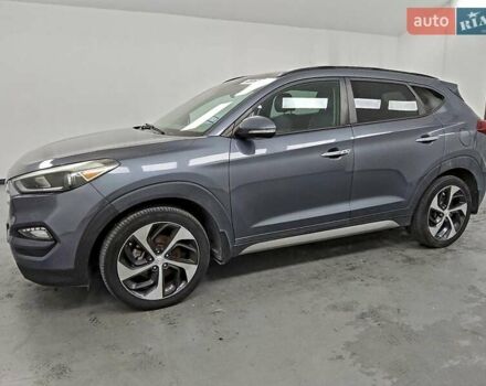 Серый Хендай Туксон, объемом двигателя 1.59 л и пробегом 171 тыс. км за 3200 $, фото 1 на Automoto.ua