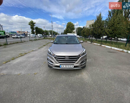 Серый Хендай Туксон, объемом двигателя 1.69 л и пробегом 297 тыс. км за 17500 $, фото 1 на Automoto.ua