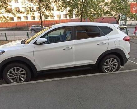 Хендай Туксон 2017 в Киеве на Automoto.ua Серый Хендай Туксон, объемом двигателя 1.6 л и пробегом 76 тыс. км за 19500 $, фото 1 на Automoto.ua