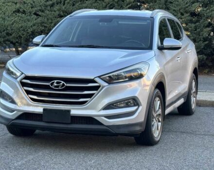 Хендай Туксон 2017 у Полтаві на Automoto.ua Сірий Хендай Туксон, об'ємом двигуна 2 л та пробігом 70 тис. км за 3900 $, фото 1 на Automoto.ua