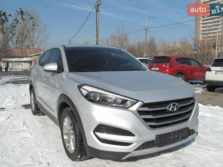 Хендай Туксон 2017 в Киеве на Automoto.ua Серый Хендай Туксон, объемом двигателя 2 л и пробегом 203 тыс. км за 16550 $, фото 1 на Automoto.ua