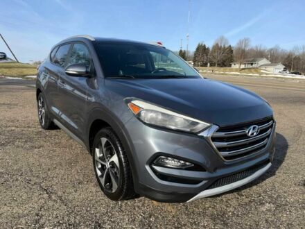 Серый Хендай Туксон, объемом двигателя 1.6 л и пробегом 59 тыс. км за 4000 $, фото 1 на Automoto.ua