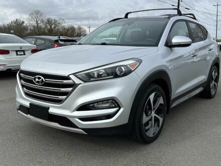 Серый Хендай Туксон, объемом двигателя 1.6 л и пробегом 61 тыс. км за 7000 $, фото 1 на Automoto.ua