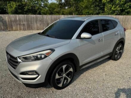 Серый Хендай Туксон, объемом двигателя 1.6 л и пробегом 56 тыс. км за 6800 $, фото 1 на Automoto.ua