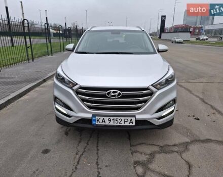 Серый Хендай Туксон, объемом двигателя 2 л и пробегом 98 тыс. км за 18500 $, фото 1 на Automoto.ua