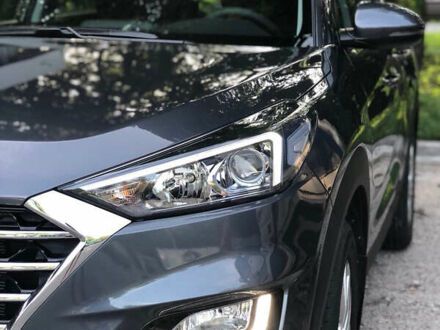Хендай Туксон 2018 в Киеве на Automoto.ua Серый Хендай Туксон, объемом двигателя 2 л и пробегом 166 тыс. км за 19900 $, фото 1 на Automoto.ua