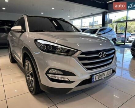 Сірий Хендай Туксон, об'ємом двигуна 2 л та пробігом 127 тис. км за 21500 $, фото 1 на Automoto.ua