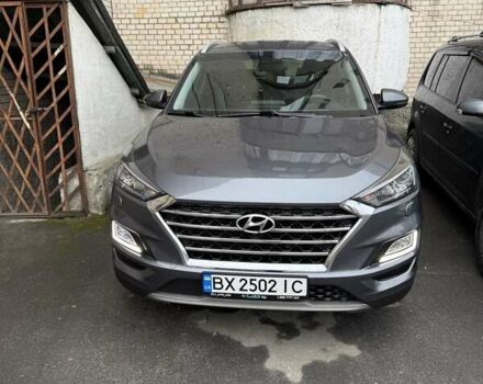 Серый Хендай Туксон, объемом двигателя 2 л и пробегом 104 тыс. км за 20000 $, фото 1 на Automoto.ua