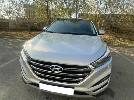 Серый Хендай Туксон, объемом двигателя 2 л и пробегом 168 тыс. км за 12600 $, фото 1 на Automoto.ua