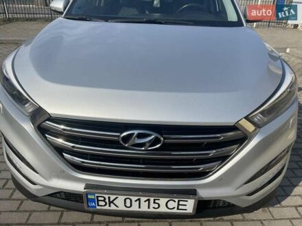 Серый Хендай Туксон, объемом двигателя 2 л и пробегом 77 тыс. км за 25500 $, фото 1 на Automoto.ua