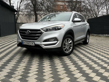Серый Хендай Туксон, объемом двигателя 2 л и пробегом 123 тыс. км за 14999 $, фото 1 на Automoto.ua
