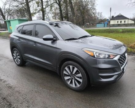 Серый Хендай Туксон, объемом двигателя 2 л и пробегом 180 тыс. км за 14899 $, фото 1 на Automoto.ua